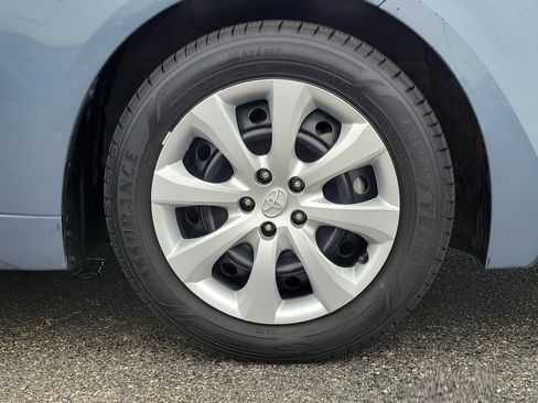 Used 2024 Toyota Corolla LE FWD image 5