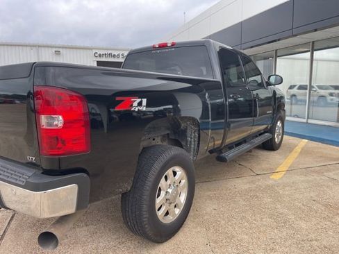 Used 2014 Chevrolet Silverado 2500 LTZ w/ LTZ Plus Package AWD/4WD image 6