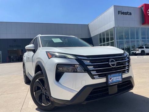 Certified 2024 Nissan Rogue SV w/ SV Premium Package FWD image 1