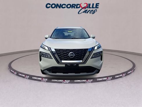 Certified 2023 Nissan Rogue SV w/ SV Premium B Package AWD/4WD image 3