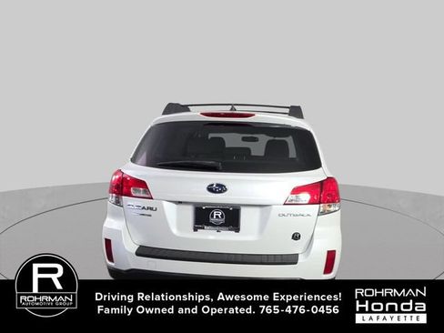 Used 2014 Subaru Outback 2.5i Limited w/ Moonroof Package AWD/4WD image 8