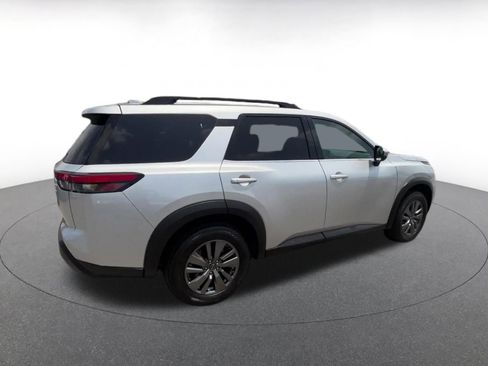 Used 2025 Nissan Pathfinder SV FWD image 15