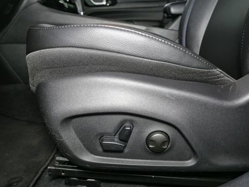 Used 2026 Jeep Compass Limited AWD/4WD image 37