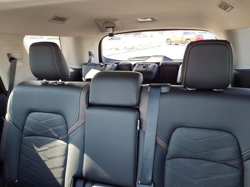 Used 2025 Nissan Pathfinder Platinum w/ Lighting Package (N92) image 20