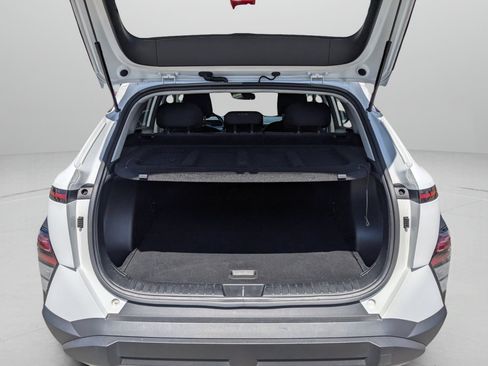 Used 2025 Hyundai Kona SEL FWD image 11