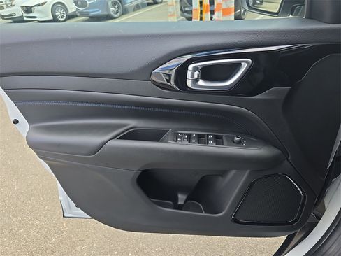 New 2026 Jeep Compass Limited image 27