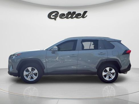 Used 2021 Toyota RAV4 XLE w/ Convenience Package FWD image 9