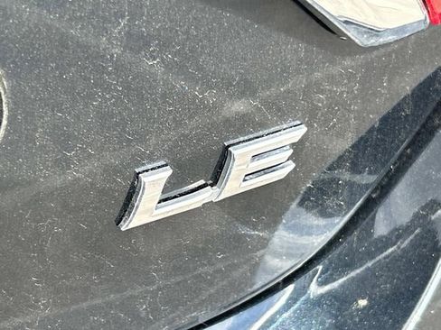 Used 2016 Toyota Camry LE image 8