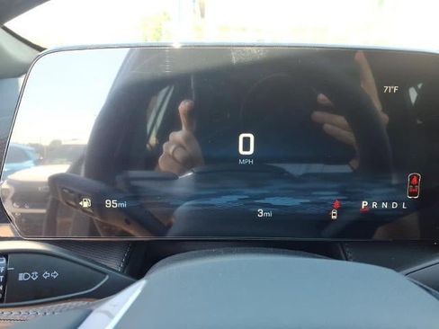 New 2026 Chevrolet Equinox LT FWD image 10