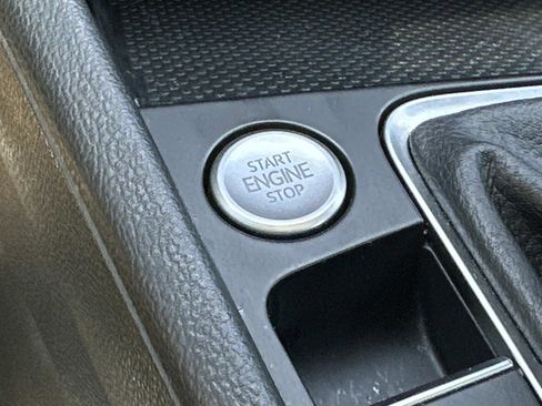 Used 2023 Volkswagen Jetta SE FWD image 26