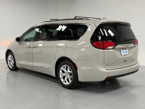 Used 2020 Chrysler Pacifica Touring-L Plus w/ Tire & Wheel Group image 3