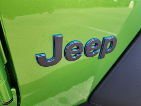 Used 2025 Jeep Wrangler Sport S image 23