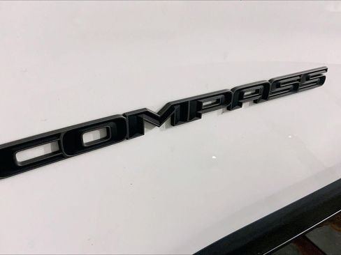 Used 2025 Jeep Compass Trailhawk AWD/4WD image 8