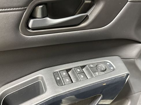 Used 2024 Nissan Pathfinder SV image 20