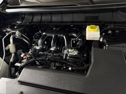 Used 2025 Nissan Pathfinder SV FWD image 33