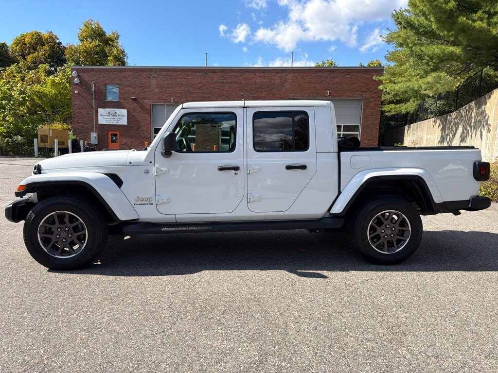 Used 2022 Jeep Gladiator Overland w/ Cold Weather Group AWD/4WD image 3