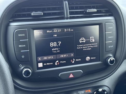 Used 2025 Kia Soul LX w/ LX Technology Package FWD image 32