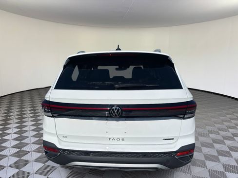 New 2025 Volkswagen Taos SE image 3