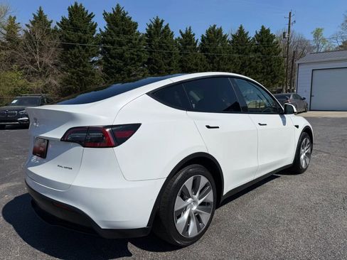 Used 2022 Tesla Model Y Long Range AWD/4WD image 5