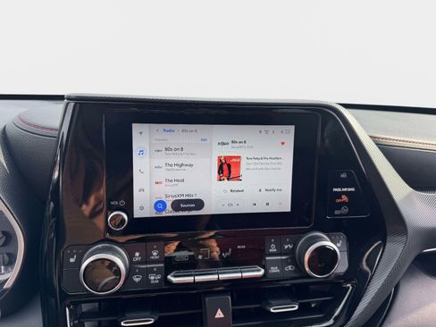 Used 2023 Toyota Highlander XSE image 28