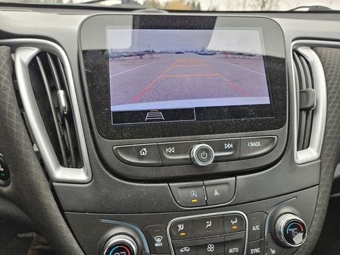 Used 2023 Chevrolet Malibu LT image 12