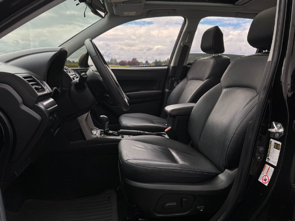 Used 2016 Subaru Forester 2.5i Touring AWD/4WD image 9