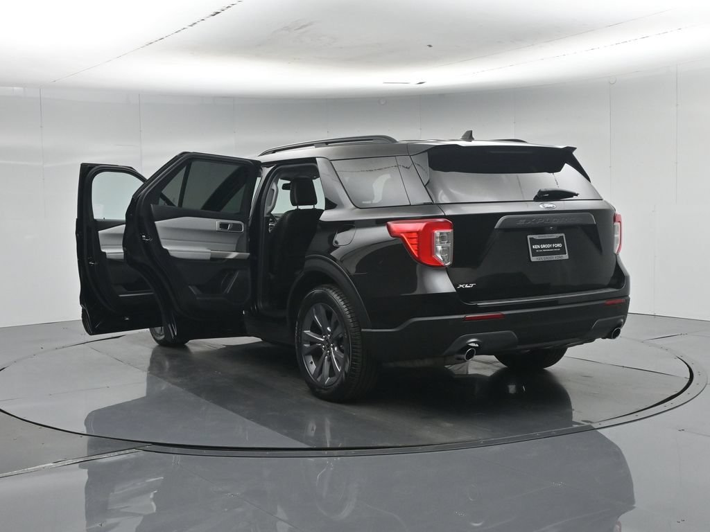 Certified 2023 Ford Explorer XLT w/ Equipment Group 202A RWD image 42