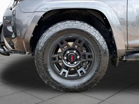 Used 2023 Toyota 4Runner TRD Off-Road Premium w/ Moonroof Package AWD/4WD image 11