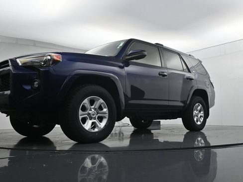 Used 2024 Toyota 4Runner SR5 AWD/4WD image 34