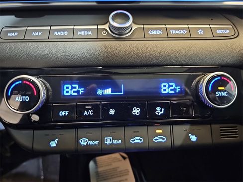 New 2026 Hyundai Elantra Limited image 23