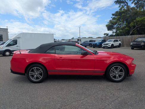 Used 2010 Ford Mustang Convertible RWD image 5