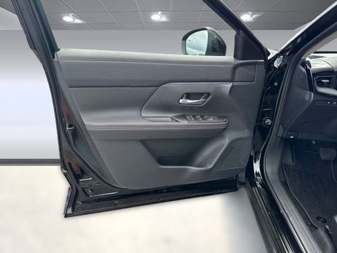 New 2026 Nissan Kicks SR image 22