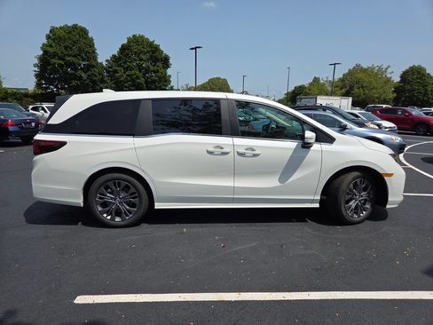 New 2026 Honda Odyssey Touring image 29