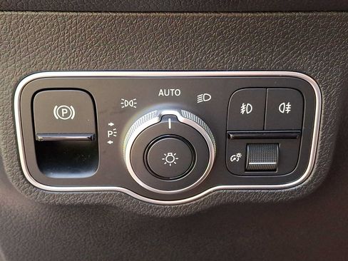 Used 2026 Mercedes-Benz GLB 250 4MATIC image 22