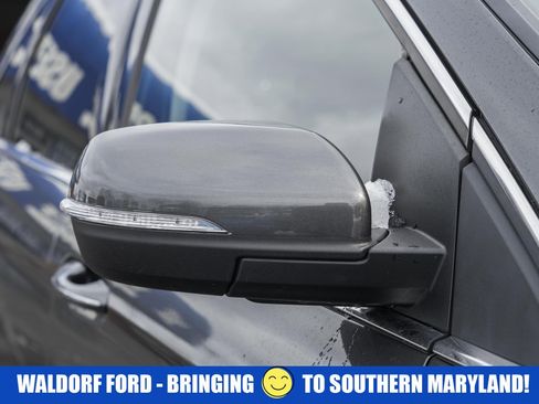 Used 2019 Ford Edge Titanium w/ Cold Weather Package image 15