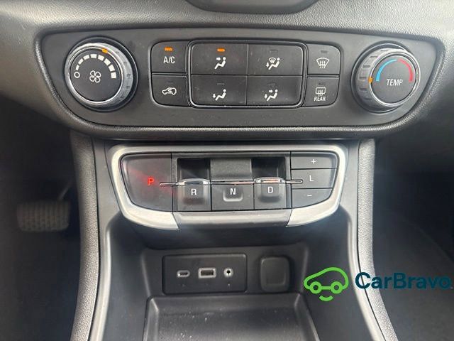 Used 2022 GMC Terrain SLE FWD image 14