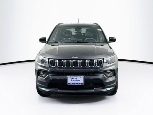 Used 2023 Jeep Compass Latitude AWD/4WD image 2
