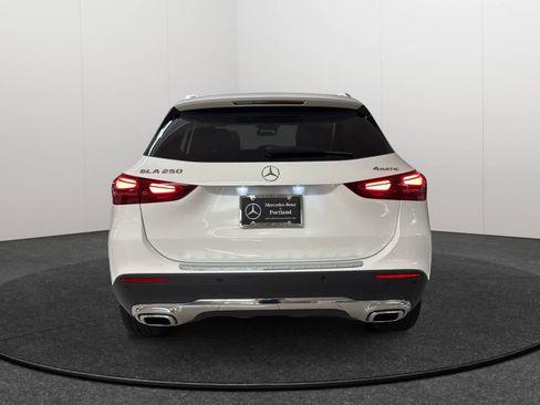 Used 2025 Mercedes-Benz GLA 250 4MATIC image 9