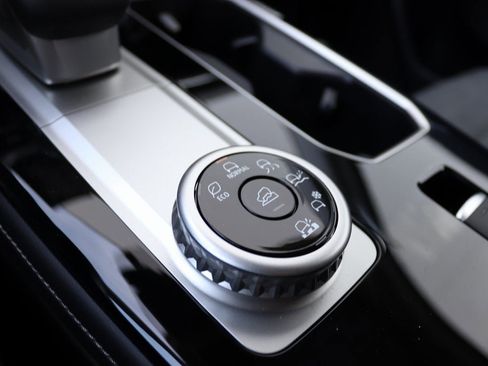 New 2026 Mitsubishi Outlander SE AWD/4WD image 16