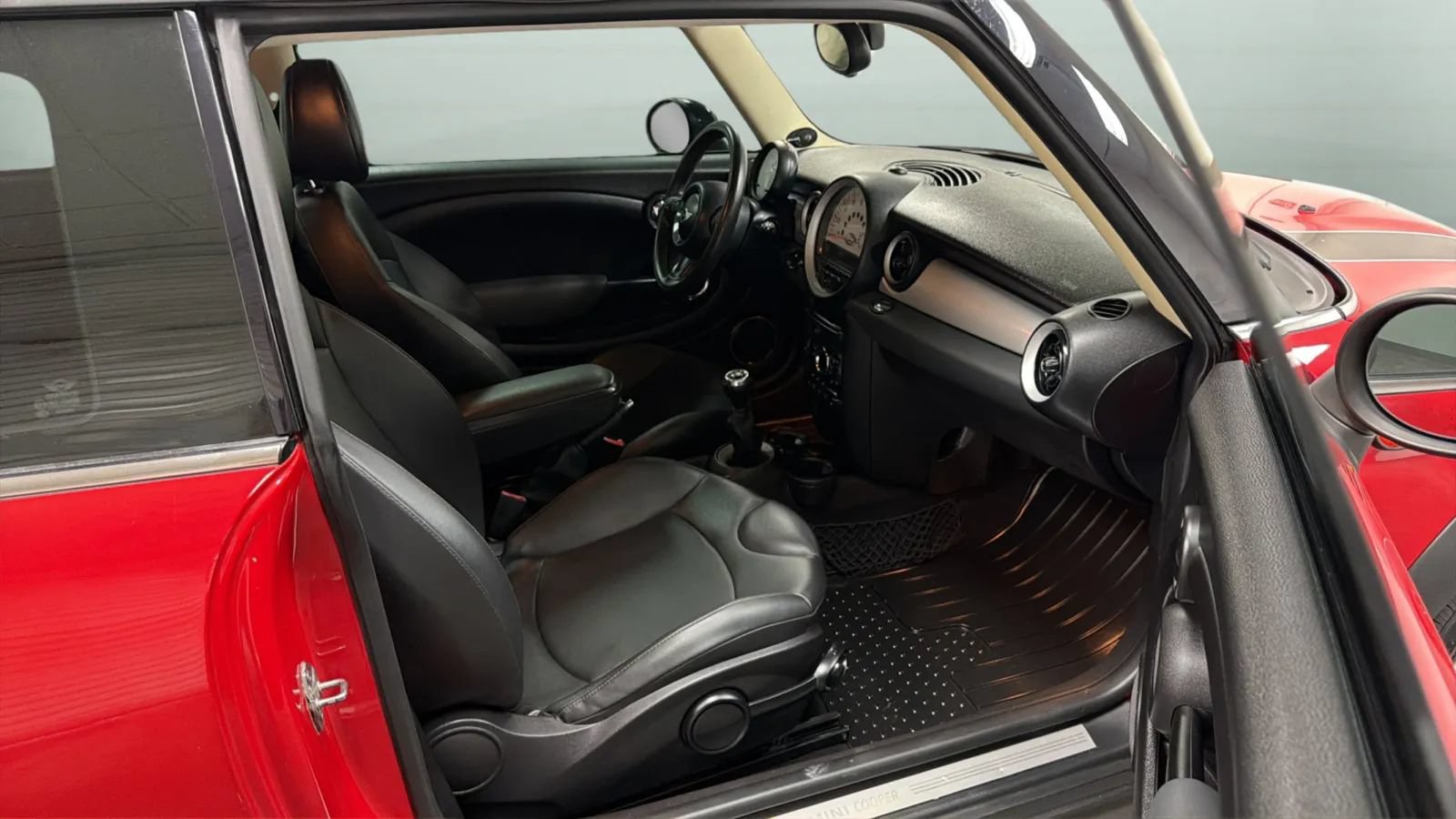 Used 2011 MINI Cooper Hardtop FWD image 22
