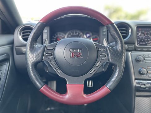 Used 2014 Nissan GT-R Black Edition image 26
