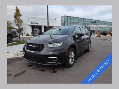 Used 2021 Chrysler Pacifica Touring-L