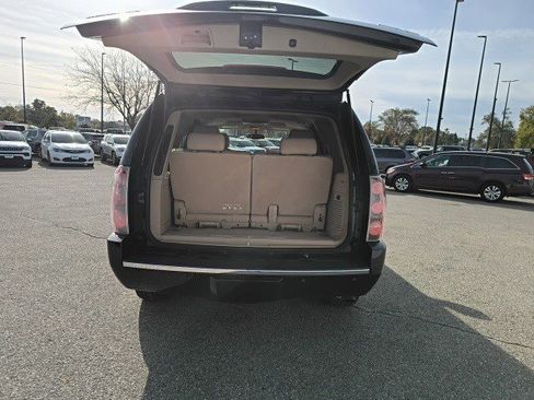 Used 2014 GMC Yukon Denali image 16