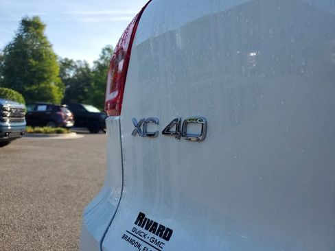 Used 2026 Volvo XC40 B5 Plus AWD/4WD image 7