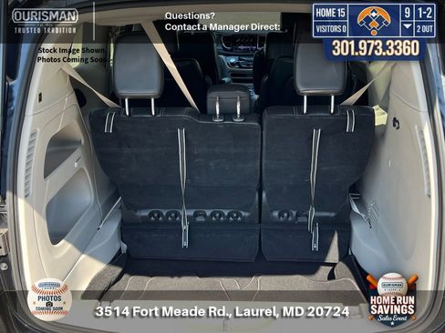 Used 2024 Chrysler Pacifica Touring-L FWD image 21