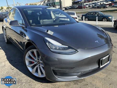 Used 2018 Tesla Model 3 Performance image 1