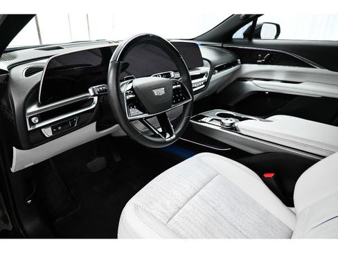 Used 2024 Cadillac Lyriq Luxury RWD image 10
