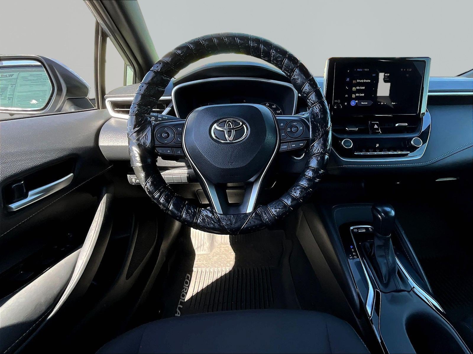 Used 2024 Toyota Corolla SE FWD image 8