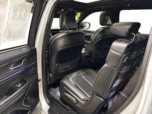 Used 2021 Jeep Grand Cherokee L Overland w/ Luxury Tech Group IV image 10