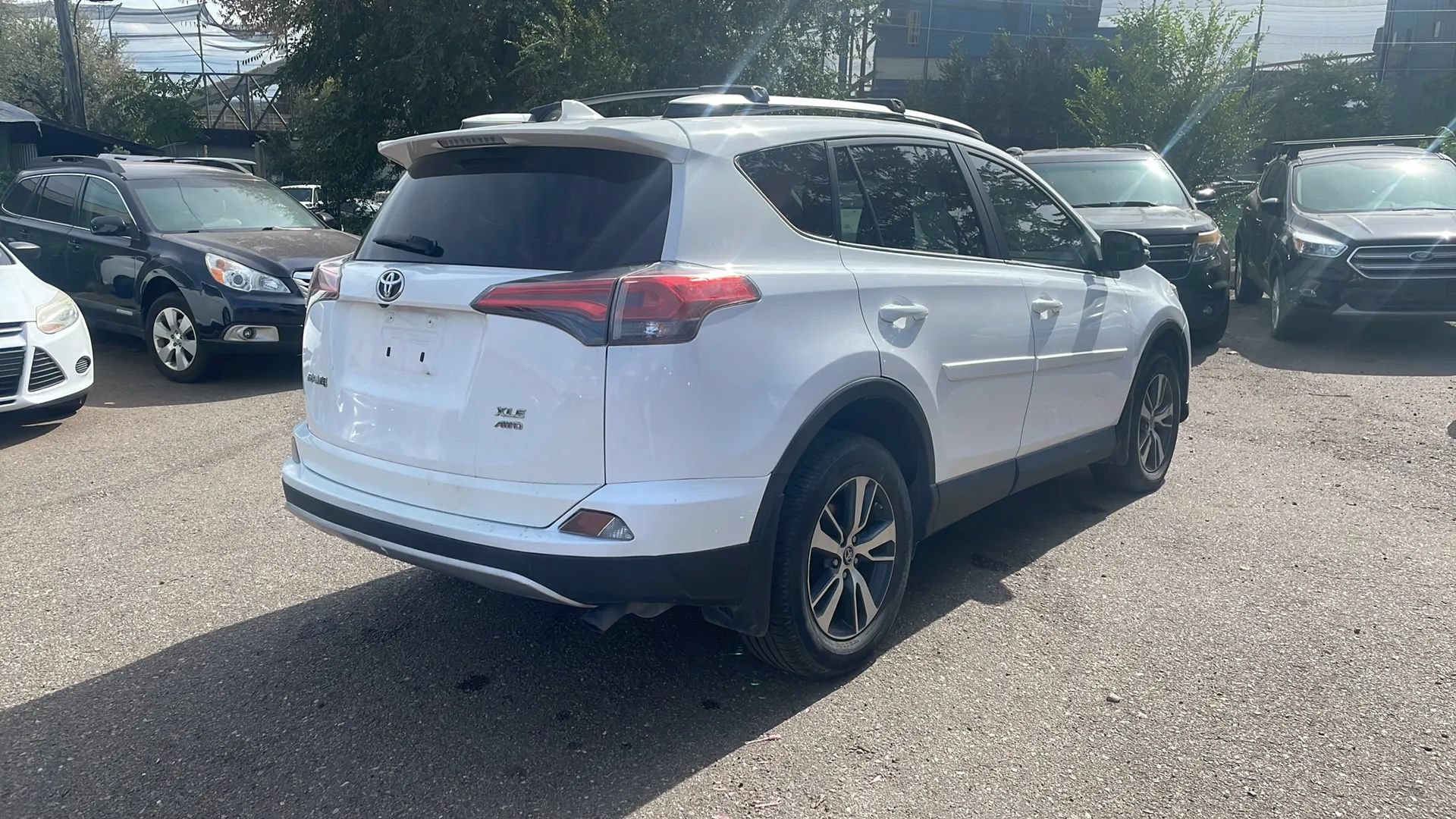 Used 2016 Toyota RAV4 XLE AWD/4WD image 6